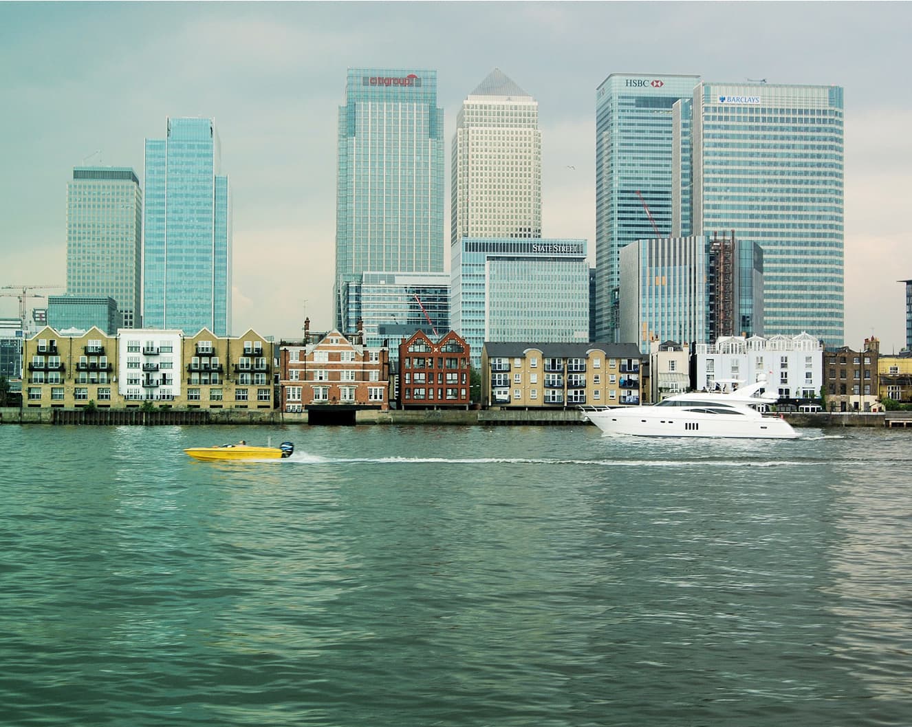 Canary Wharf seen from the river Thames